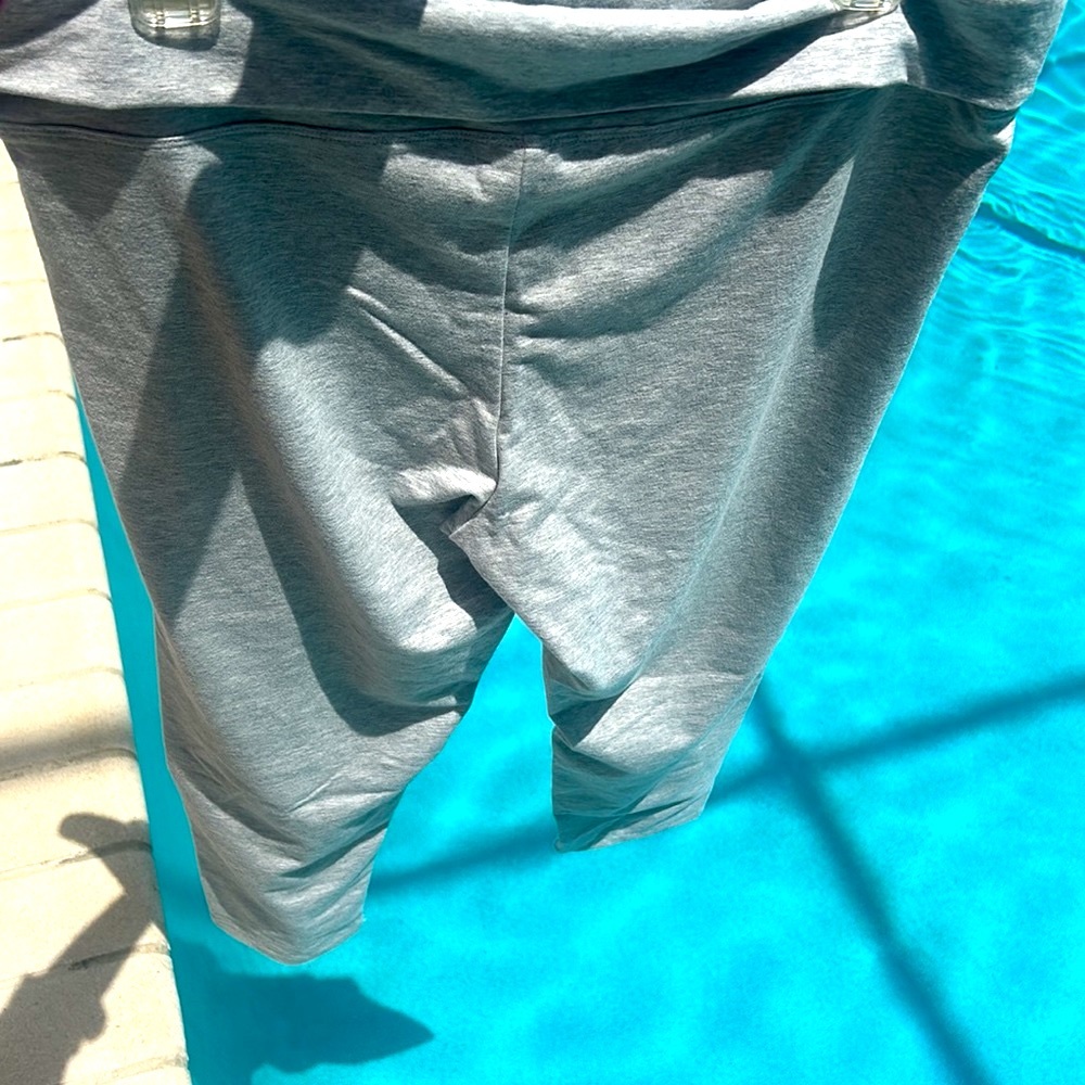 NWOT Victoria’s Secret Gray leggings Sz XL NEW rollover waistband Roomy Stretch - Picture 16 of 17